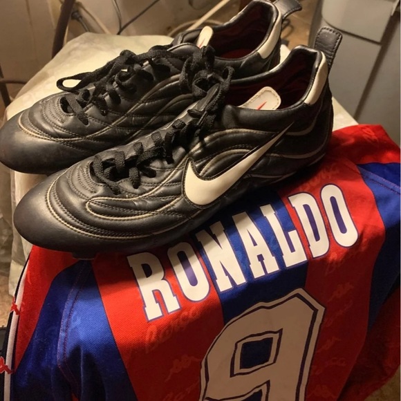 Ronaldo pehnomeno shoes Ronaldo 9 - Picture 1 of 4